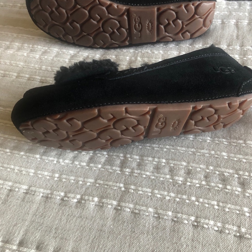 UGG - Picture 4 of 4